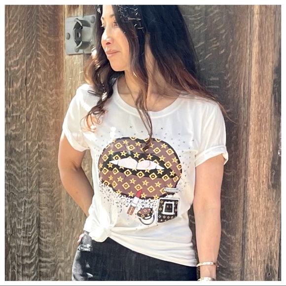 So Fabulous Stylish Lip Graphic Tee - Picture 2 of 8